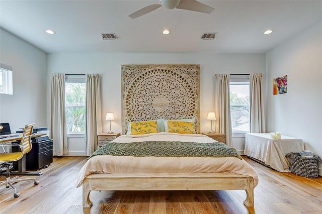 728 E 14th Street B, Houston, TX 77008