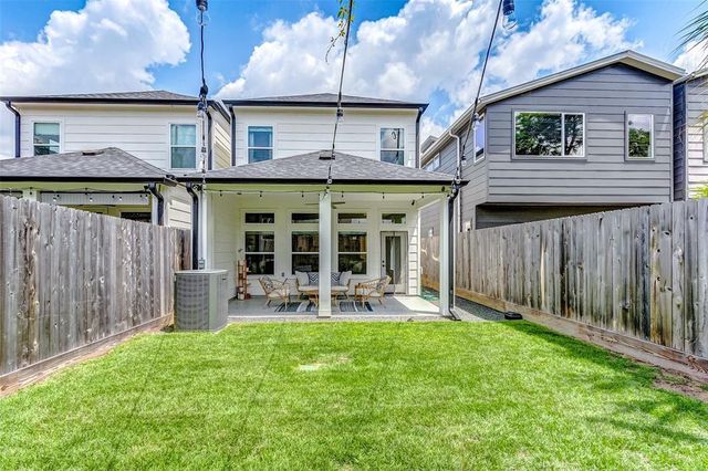 728 E 14th Street B, Houston, TX 77008