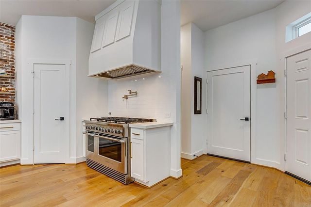728 E 14th Street B, Houston, TX 77008