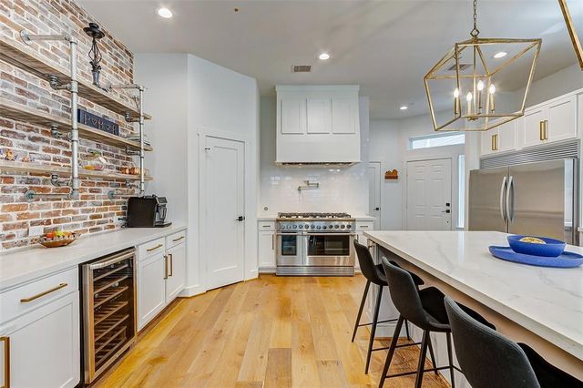 728 E 14th Street B, Houston, TX 77008