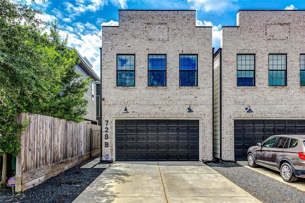 728 E 14th Street B, Houston, TX 77008