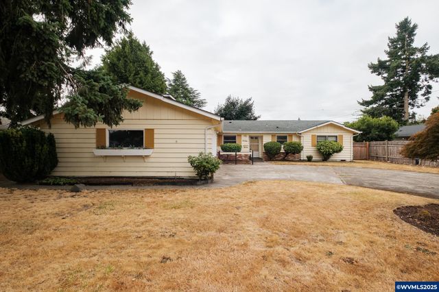 4038 Ward Dr NE, Salem, OR 97305