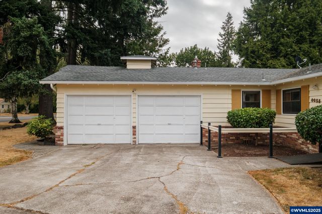 4038 Ward Dr NE, Salem, OR 97305