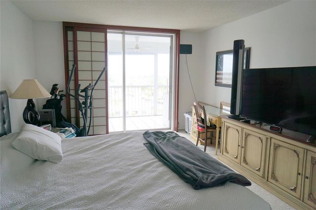 303 N Riverside Drive PH-4, Pompano Beach, FL 33062