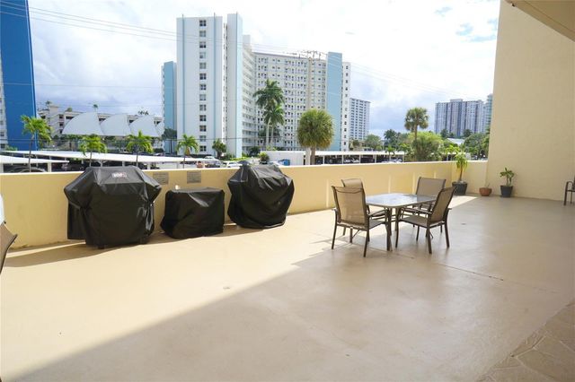 303 N Riverside Drive PH-4, Pompano Beach, FL 33062