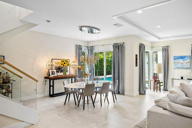217 Gulfstream Boulevard, Boynton Beach, FL 33435