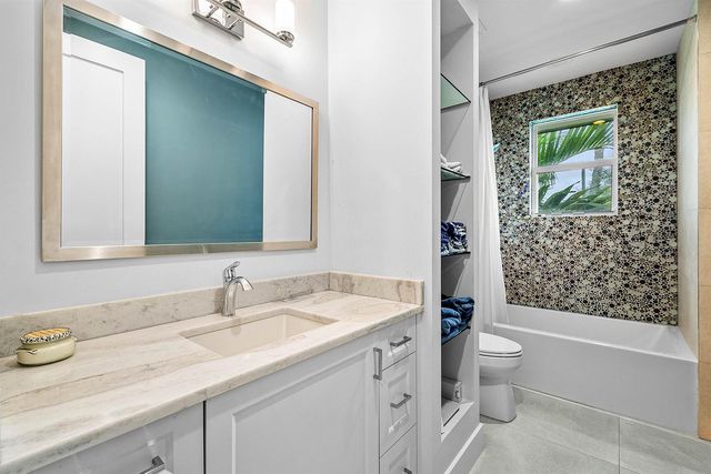 217 Gulfstream Boulevard, Boynton Beach, FL 33435