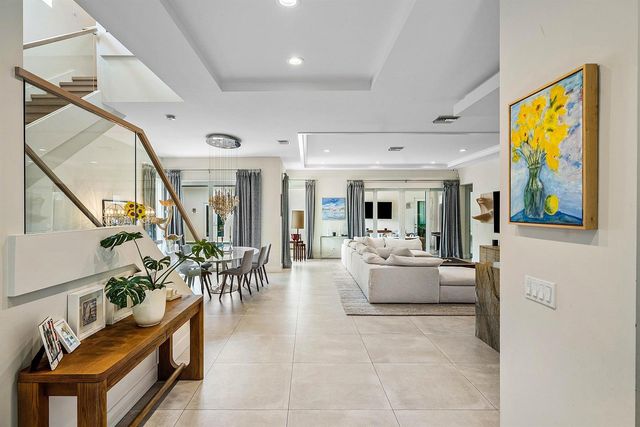 217 Gulfstream Boulevard, Boynton Beach, FL 33435
