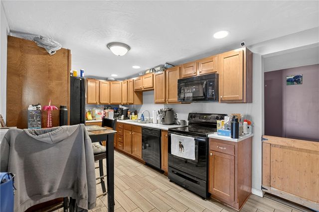 326 Narrows Rd, Connellsville, PA 15425