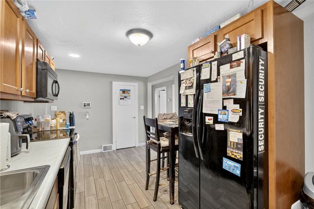 326 Narrows Rd, Connellsville, PA 15425