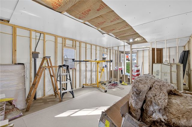 326 Narrows Rd, Connellsville, PA 15425