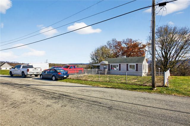 326 Narrows Rd, Connellsville, PA 15425