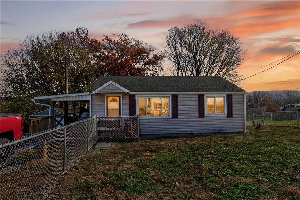 326 Narrows Rd, Connellsville, PA 15425