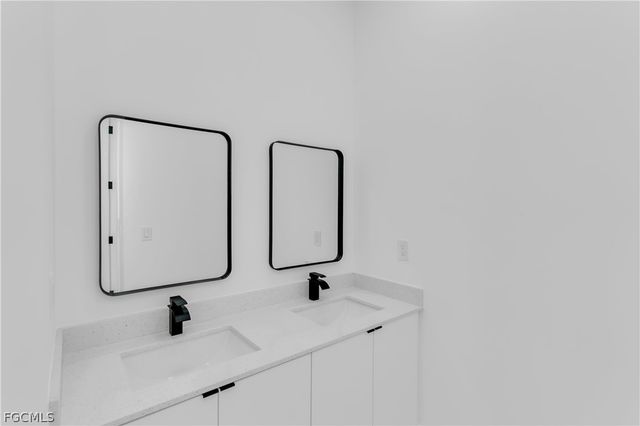 3817 NW 40th ST, Cape Coral, FL 33993