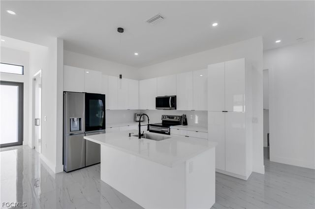 3817 NW 40th ST, Cape Coral, FL 33993