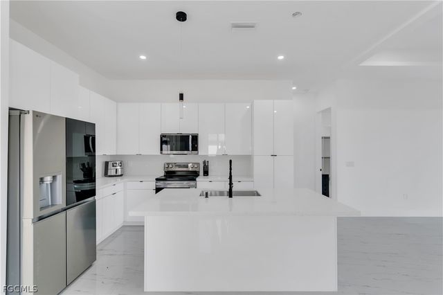 3817 NW 40th ST, Cape Coral, FL 33993