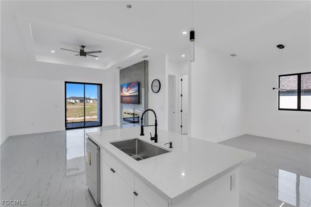 3817 NW 40th ST, Cape Coral, FL 33993