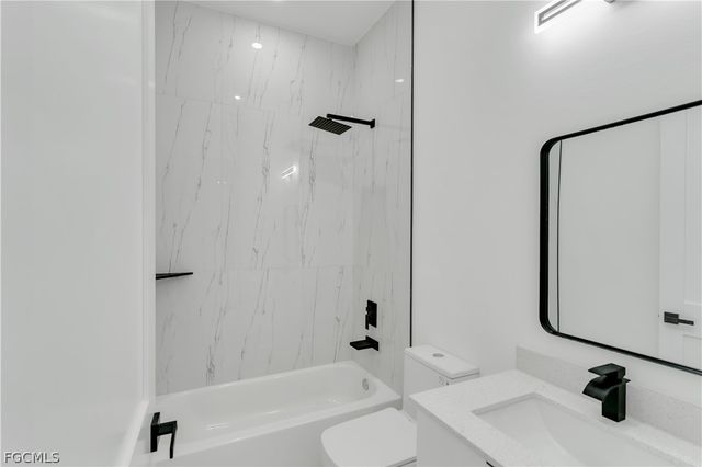 3817 NW 40th ST, Cape Coral, FL 33993