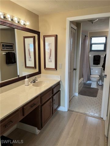 807 River Point DR 304D, Naples, FL 34102