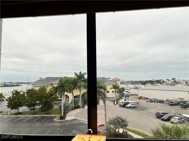 807 River Point DR 304D, Naples, FL 34102