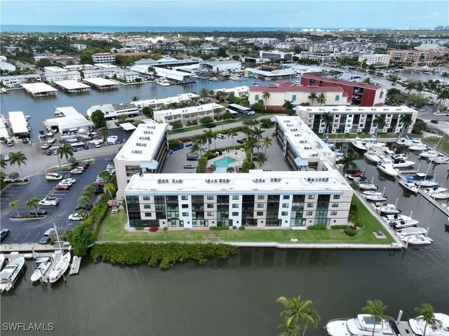 807 River Point DR 304D, Naples, FL 34102