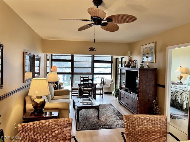 807 River Point DR 304D, Naples, FL 34102