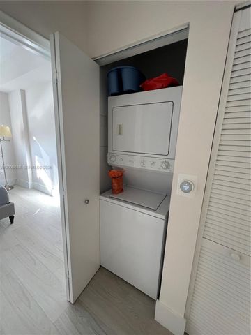 18800 NE 29th Ave PH25, Aventura, FL 33180