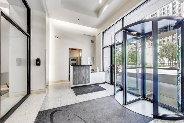 435 W ERIE Street 701, Chicago, IL 60654