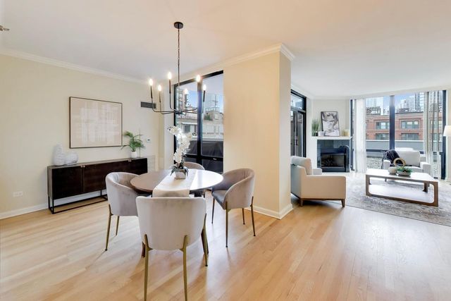 435 W ERIE Street 701, Chicago, IL 60654