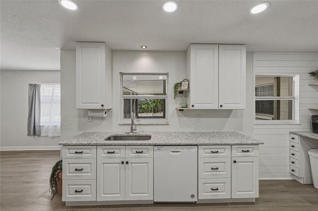 37634 HIDDEN PARK COURT, Dade City, FL 33525