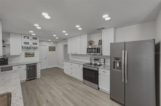 37634 HIDDEN PARK COURT, Dade City, FL 33525