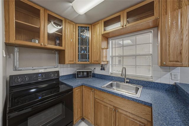 37634 HIDDEN PARK COURT, Dade City, FL 33525