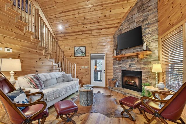 764 Ducktown Lane, Ellijay, GA 30540