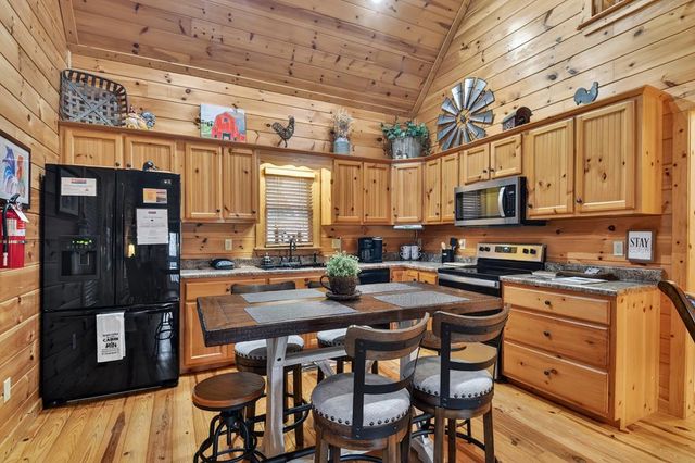 764 Ducktown Lane, Ellijay, GA 30540