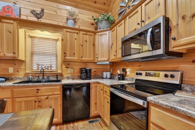 764 Ducktown Lane, Ellijay, GA 30540