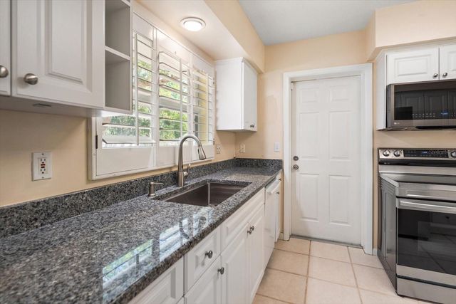 1702 MEREDITH LANE, Belleair, FL 33756