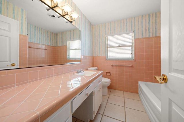 1702 MEREDITH LANE, Belleair, FL 33756