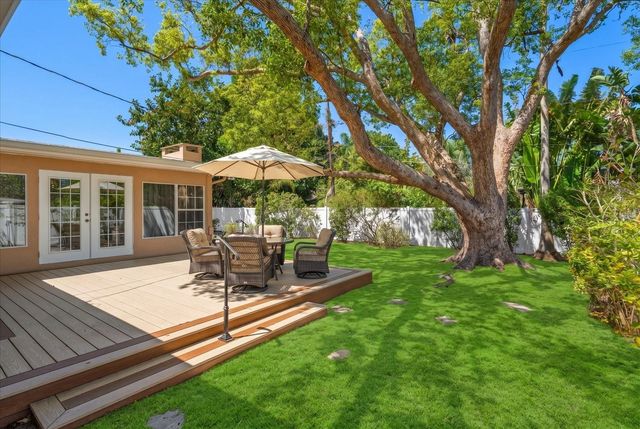 1702 MEREDITH LANE, Belleair, FL 33756