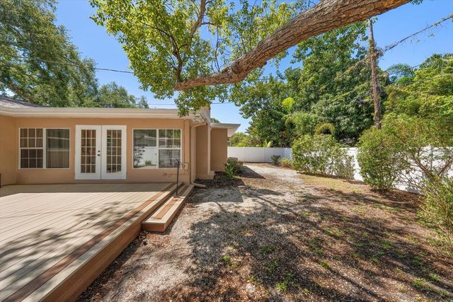 1702 MEREDITH LANE, Belleair, FL 33756