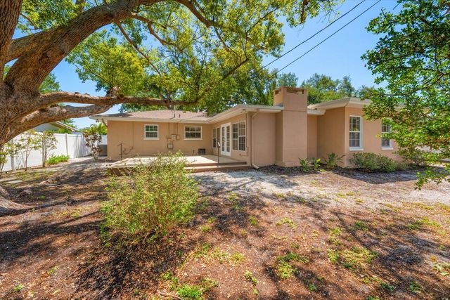 1702 MEREDITH LANE, Belleair, FL 33756