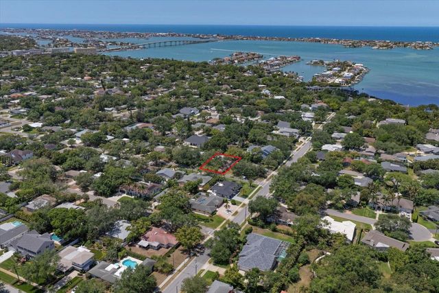 1702 MEREDITH LANE, Belleair, FL 33756