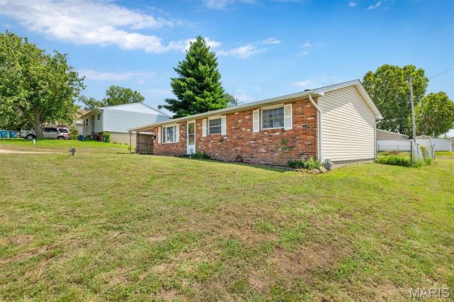 160 Harnett Avenue, Wood River, IL 62095