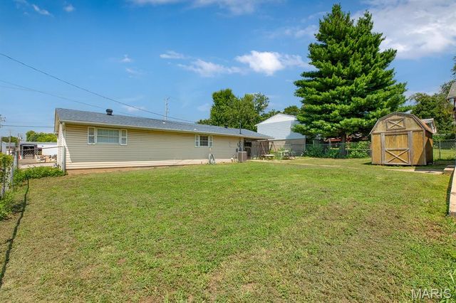 160 Harnett Avenue, Wood River, IL 62095