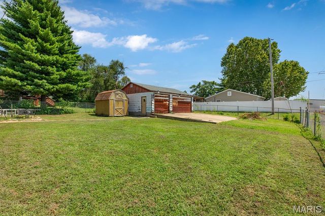 160 Harnett Avenue, Wood River, IL 62095