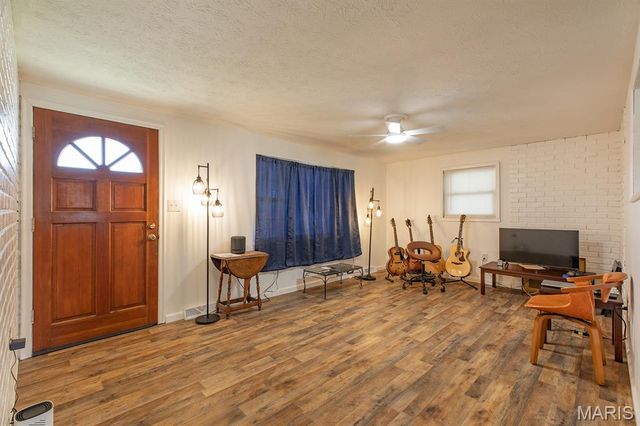 160 Harnett Avenue, Wood River, IL 62095