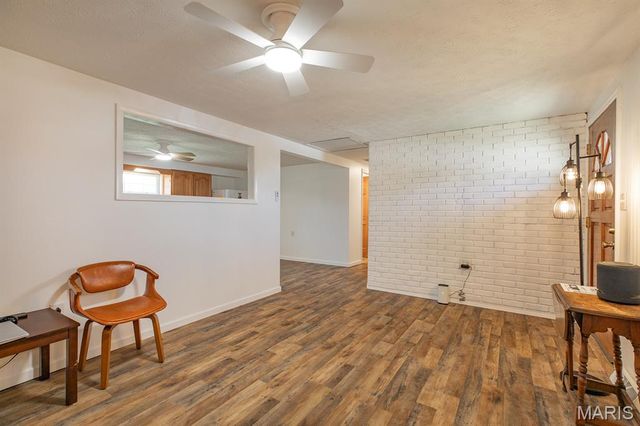 160 Harnett Avenue, Wood River, IL 62095