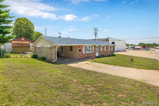 160 Harnett Avenue, Wood River, IL 62095
