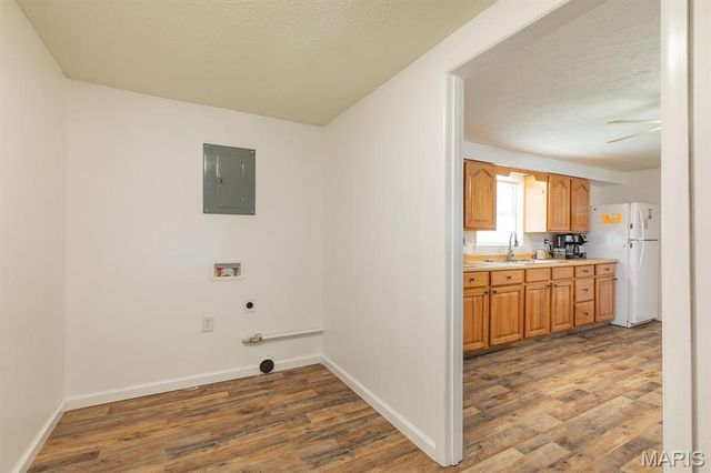 160 Harnett Avenue, Wood River, IL 62095