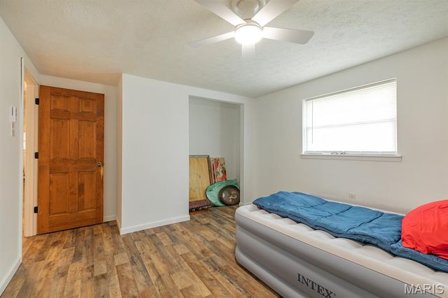 160 Harnett Avenue, Wood River, IL 62095