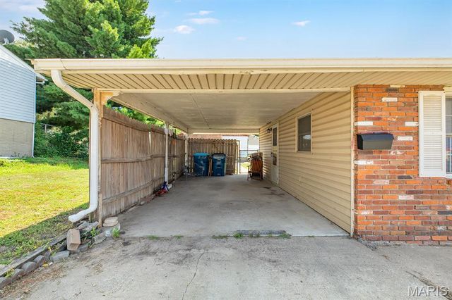160 Harnett Avenue, Wood River, IL 62095